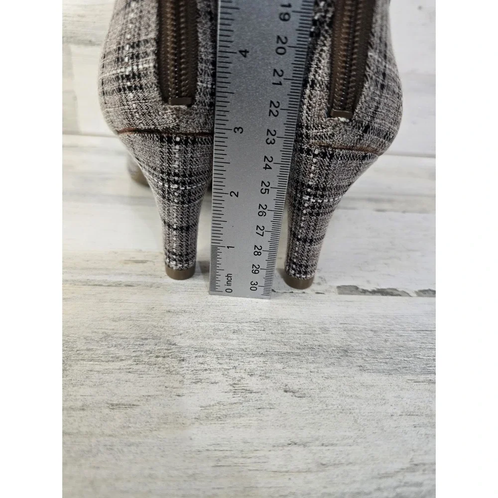 LifeStride Giovanna 2 Grey Plaid Pumps Women's 9.5M Pointed Toe Heels Zippers